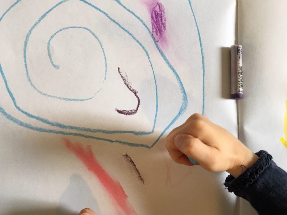 Using chalk pastels to create marks that can be smudged