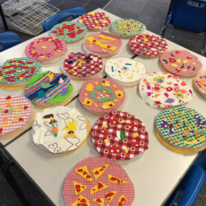 sq_ Anna Campbell Art club cafe - fabric pizzas